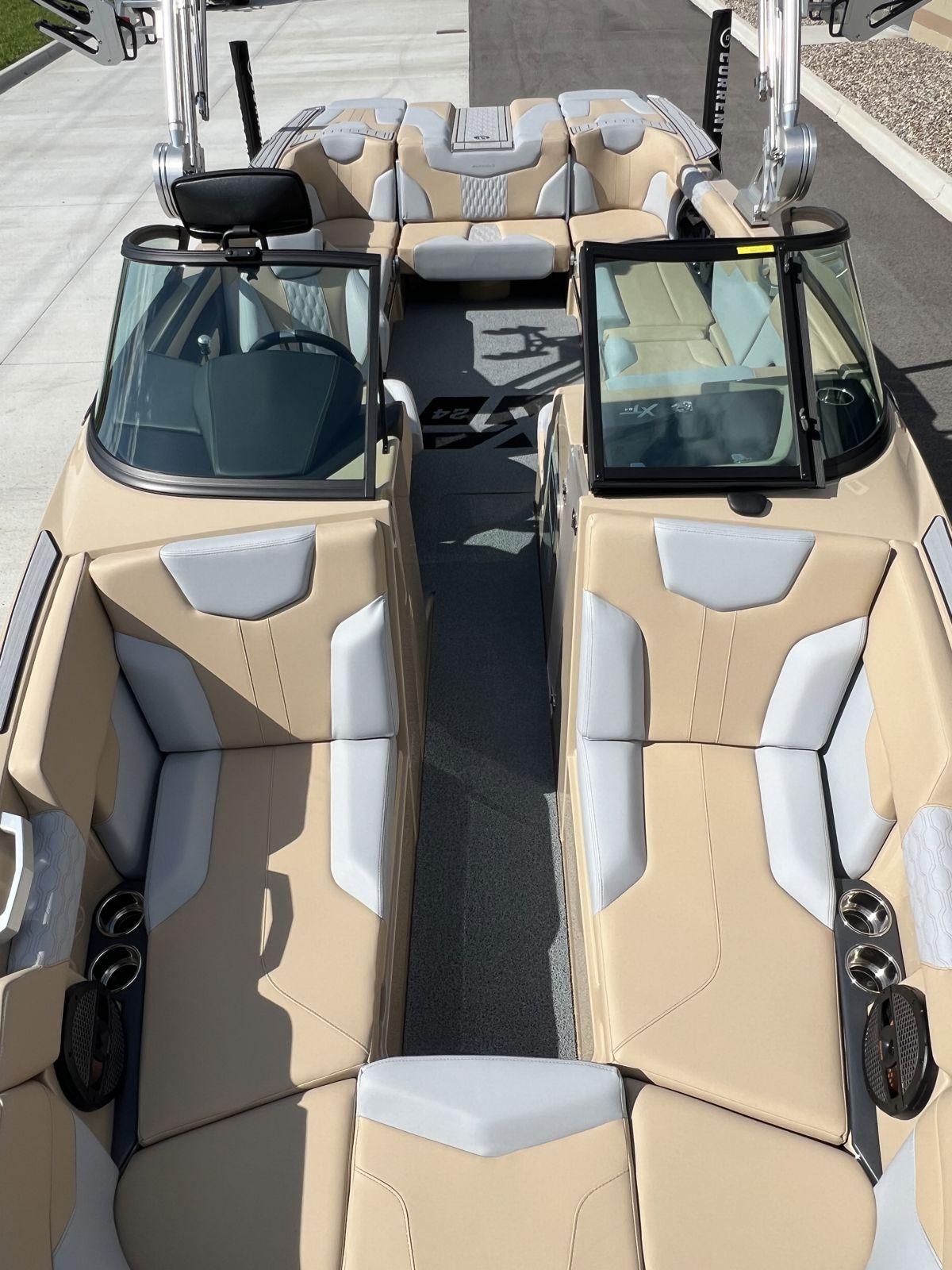 2024 MasterCraft XT24