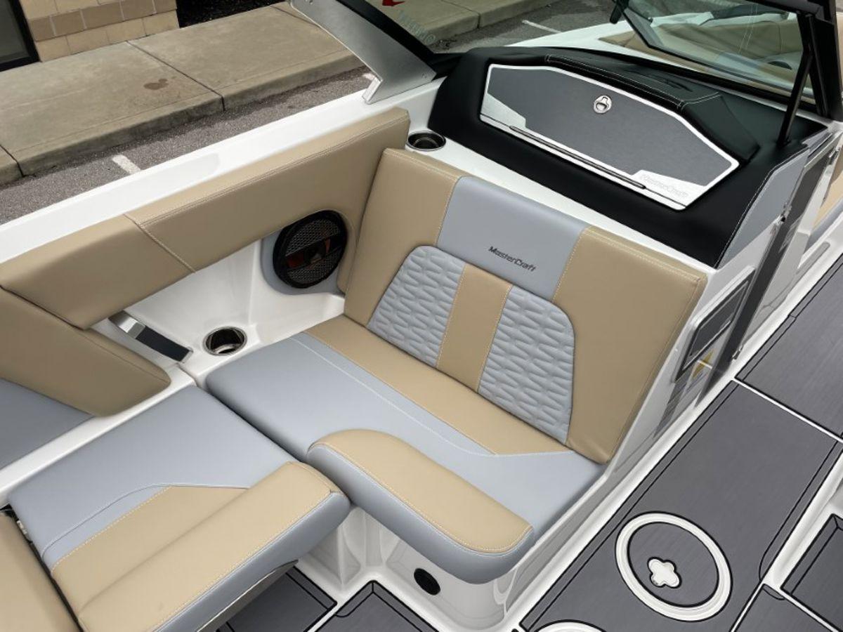 2023 MasterCraft X24
