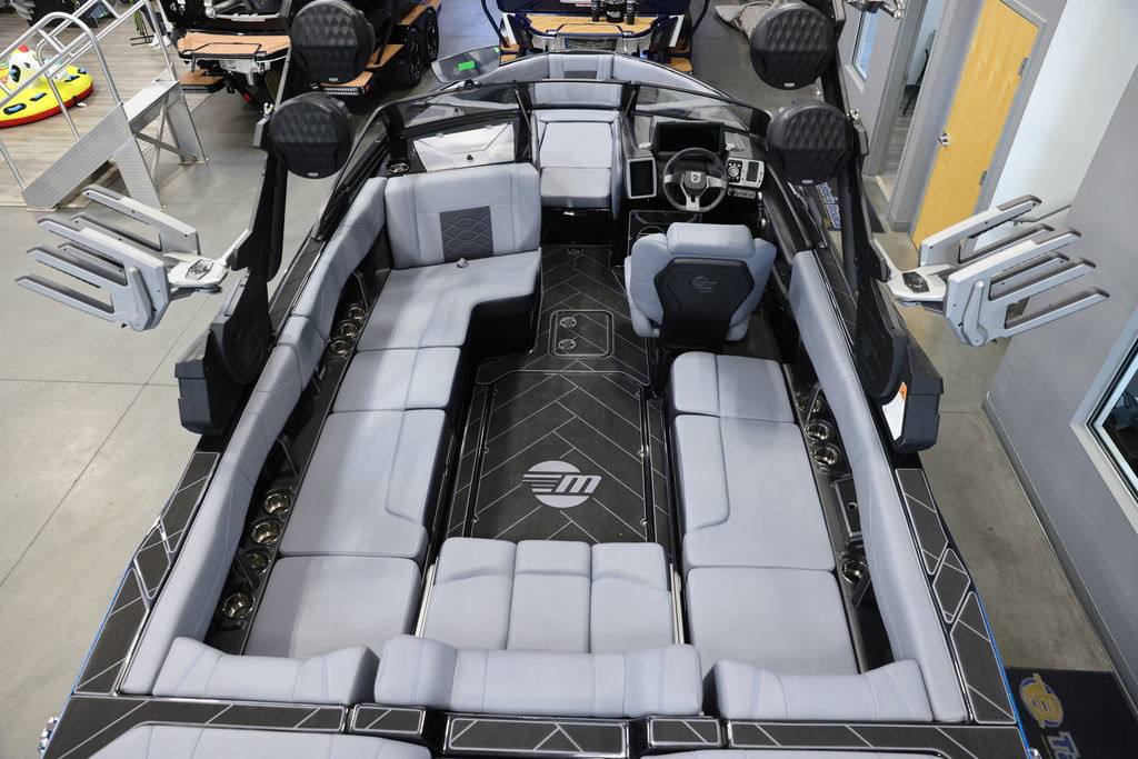 2024 Malibu 23 LSV