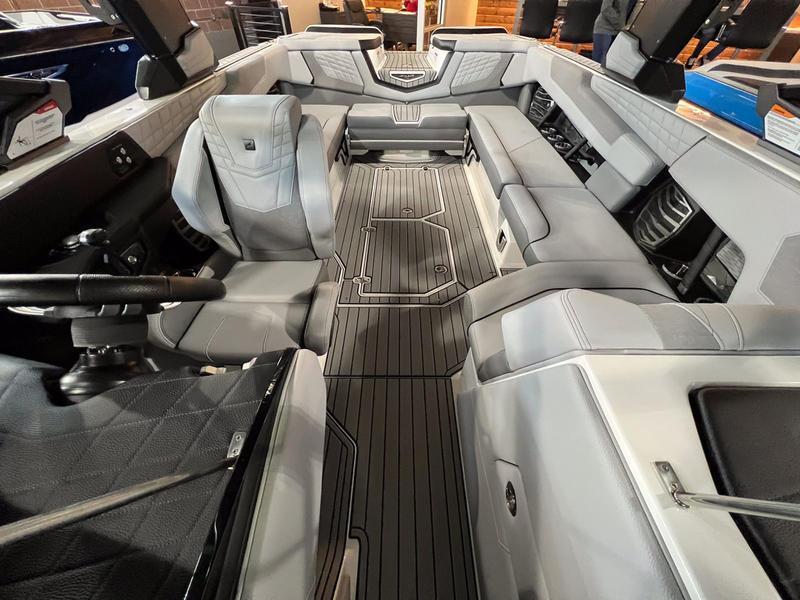 New 2023 Nautique G25