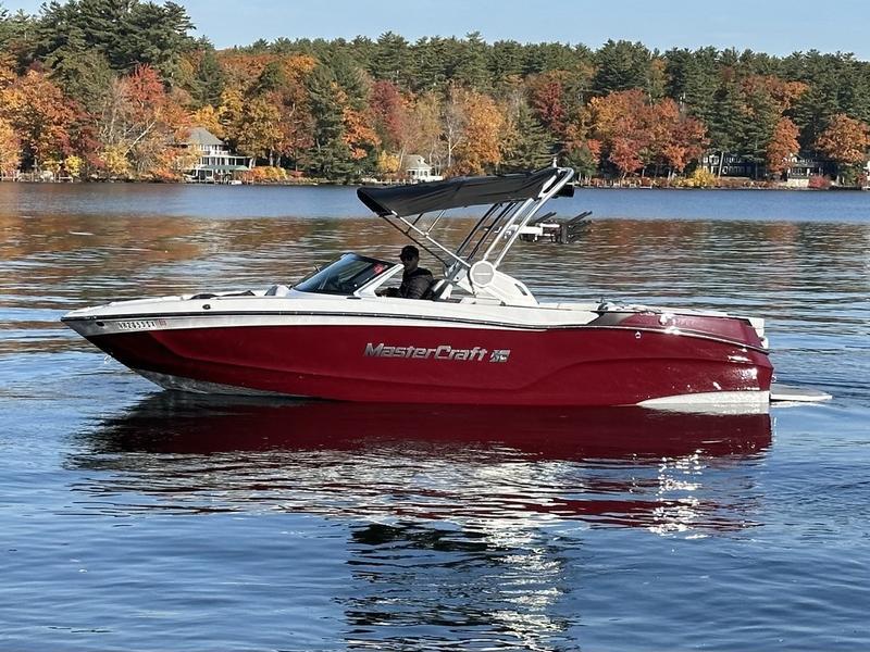 2023 MasterCraft XT23