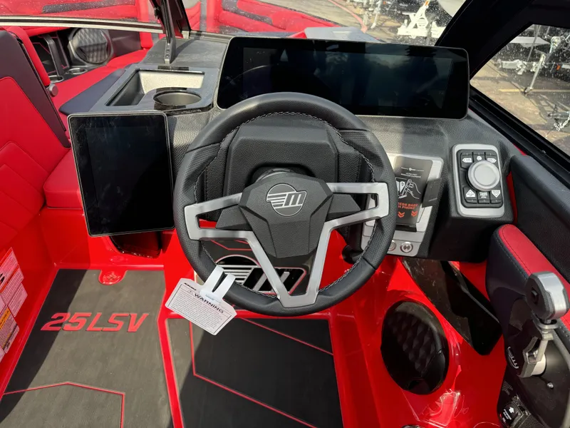 2025 Malibu 25 LSV