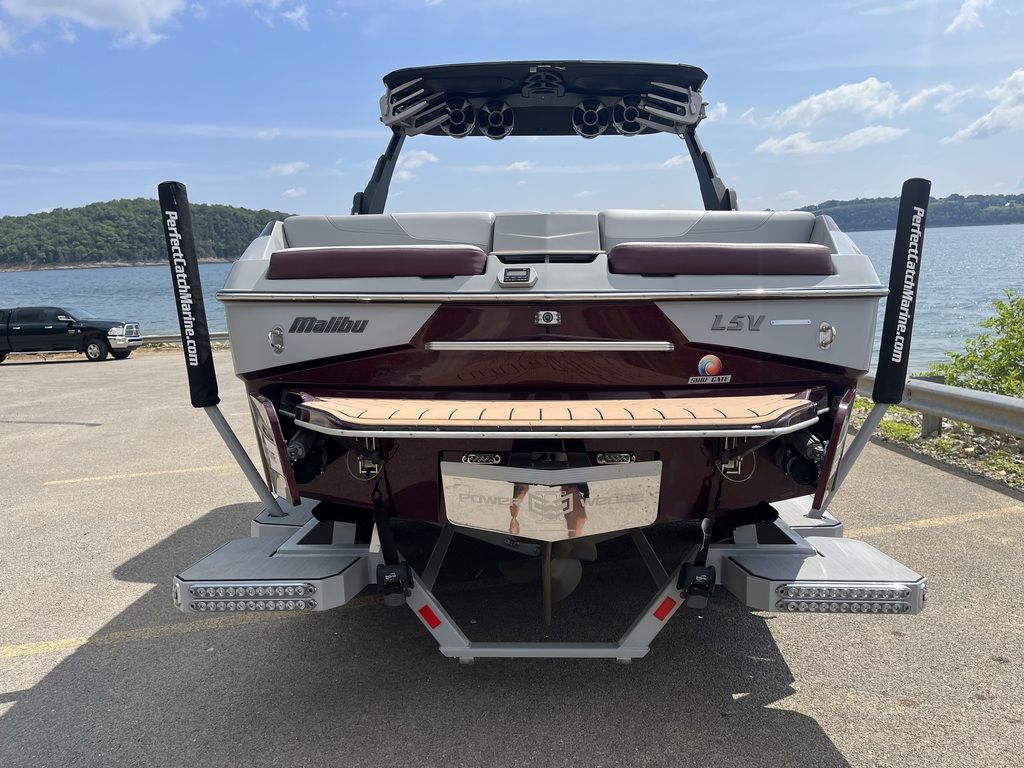 2018 Malibu Boats 23 LSV