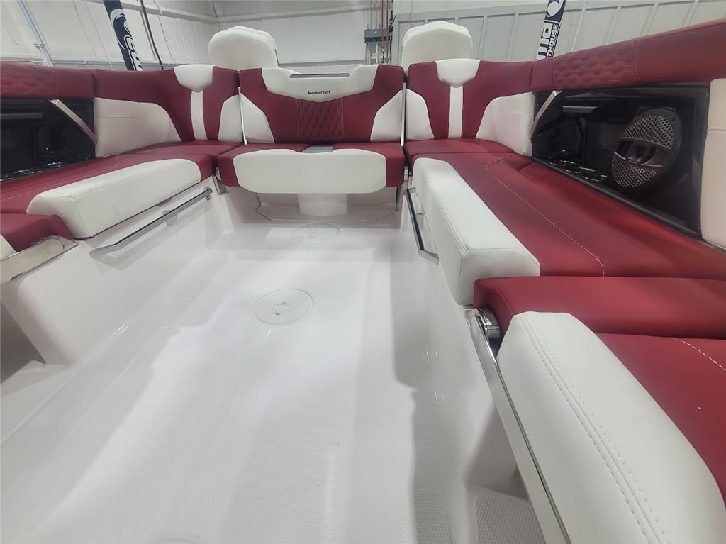 2024 MasterCraft XT24