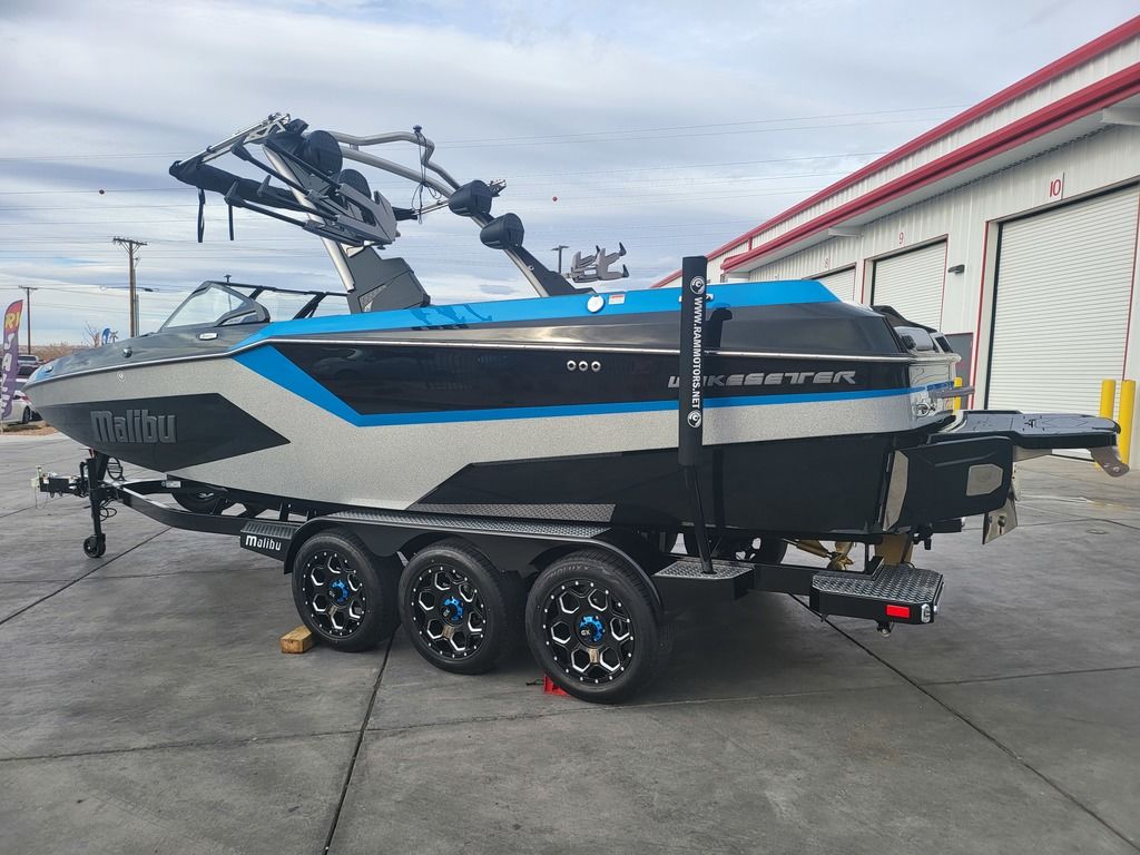 2025 Malibu Boats 24 MXZ Icon