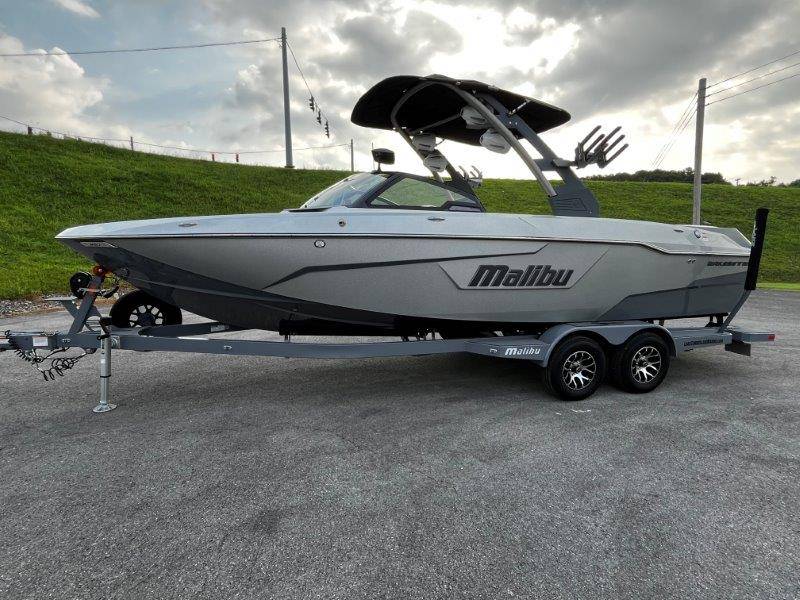 2020 Malibu 25 LSV