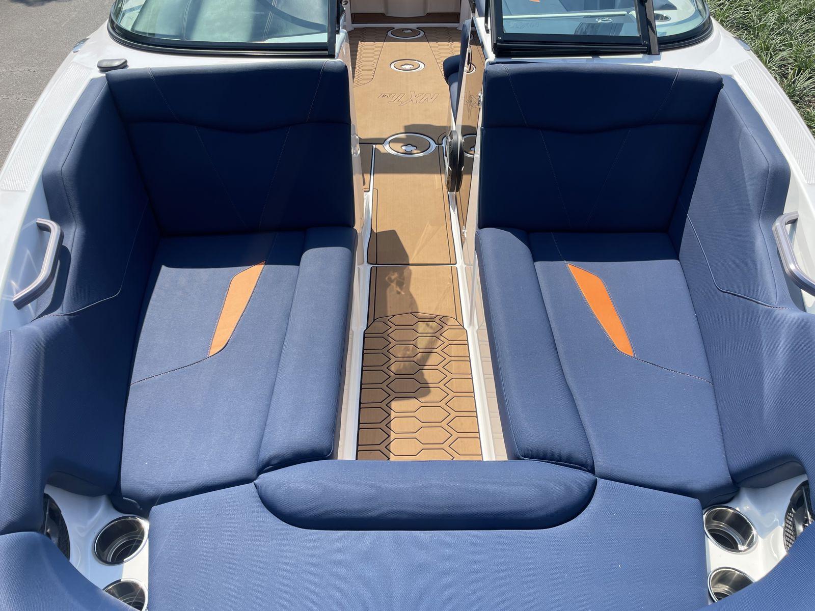 2021 MasterCraft NXT24