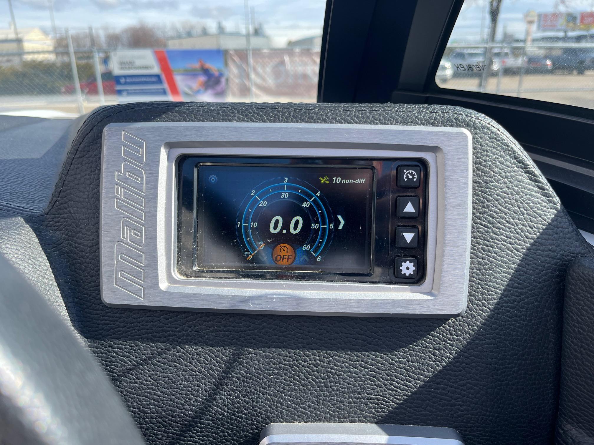 2024 Malibu Response TXi MO CB DEMO