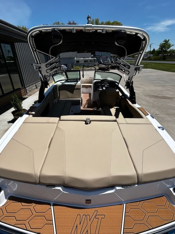 2023 MasterCraft NXT21