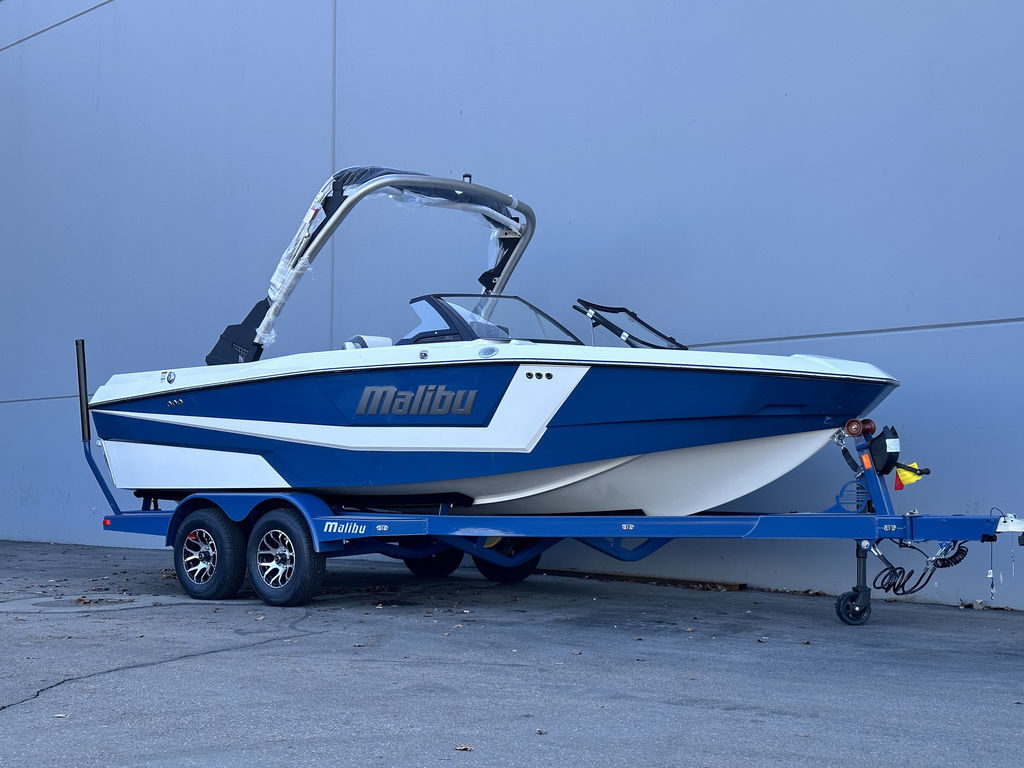 2024 Malibu 21 LX-R