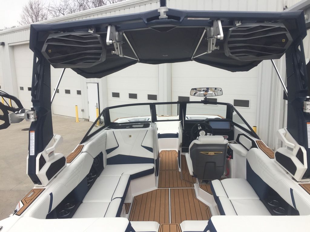 2025 Nautique Super Air Nautique S21