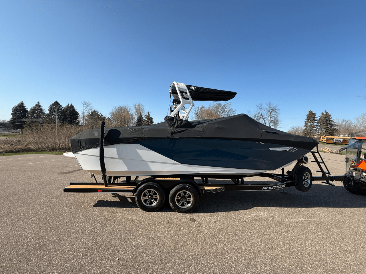 2021 Nautique G23 – Loaded – Spotless