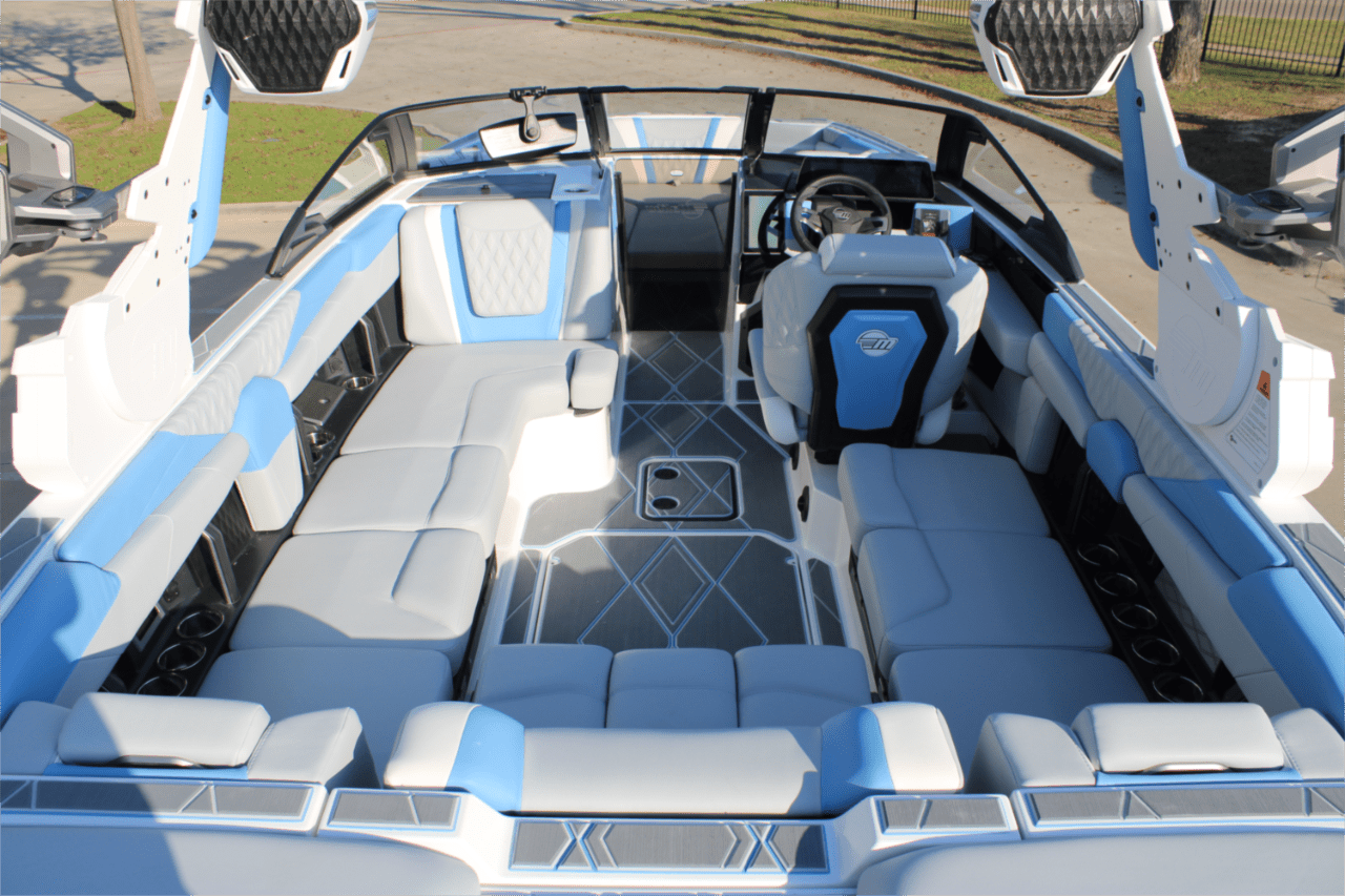 2025 Malibu M230