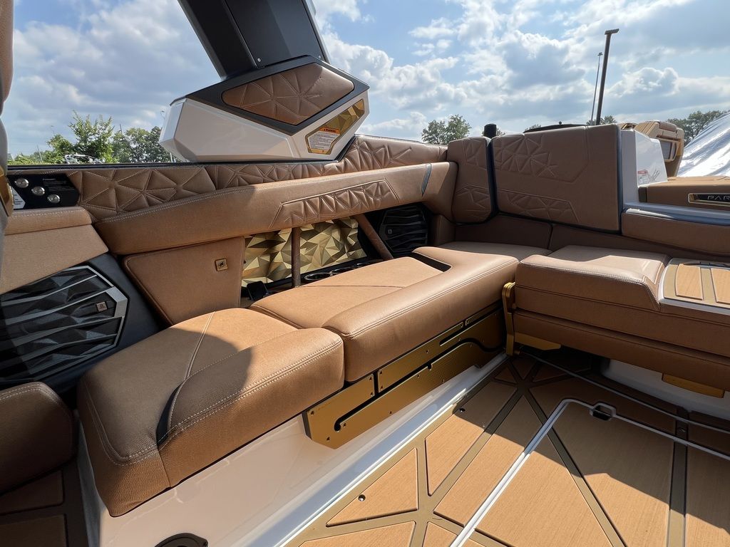 2025 Nautique Paragon G23