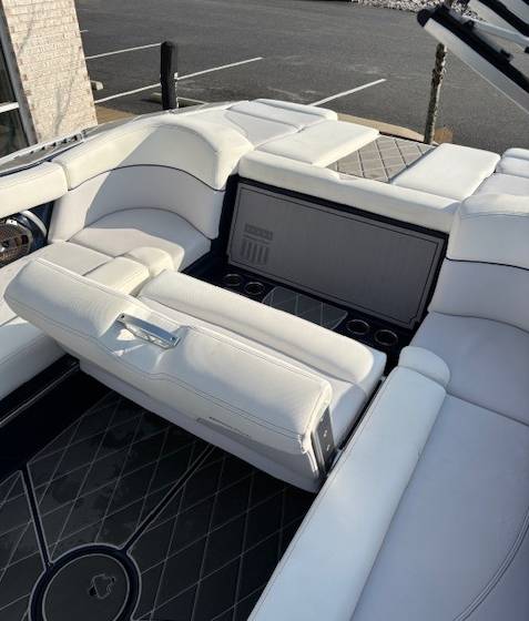 2018 MasterCraft XT22