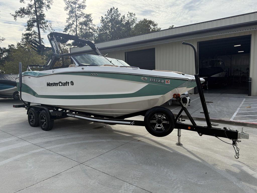 2022 MasterCraft X24