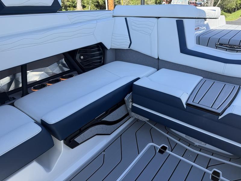 2025 Nautique G23