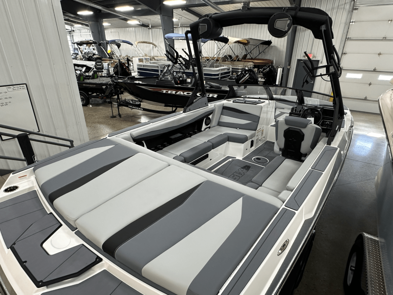 2025 Axis A225