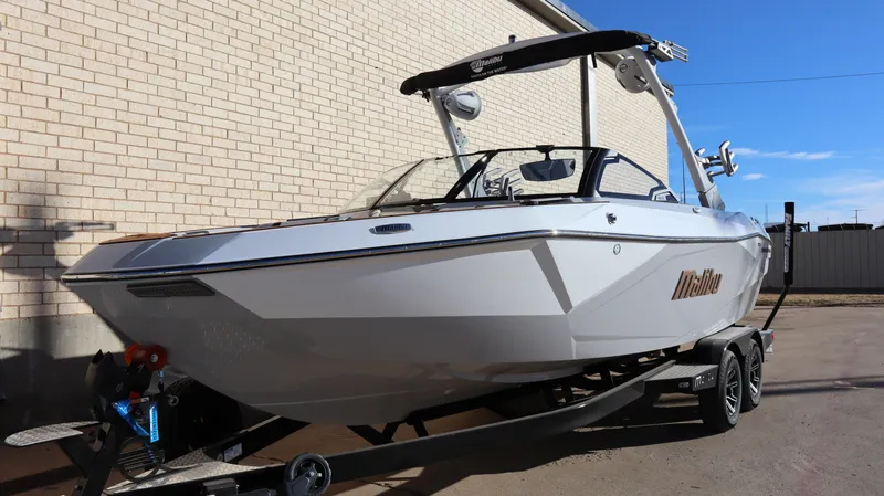 2025 MALIBU WAKESETTER 23 LSV