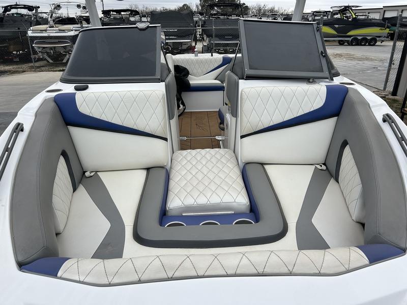 boat.Title