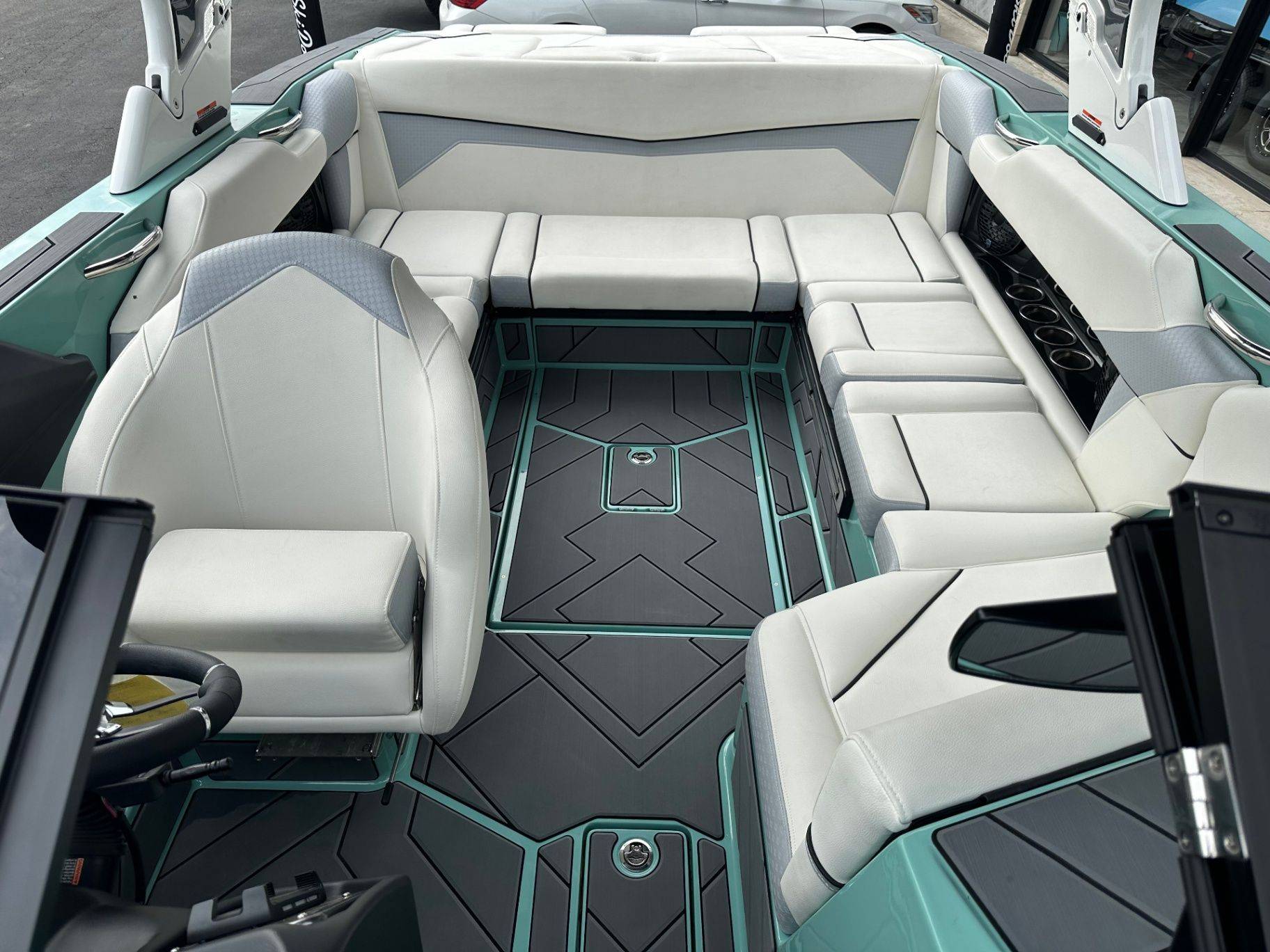 2024 Supreme S220