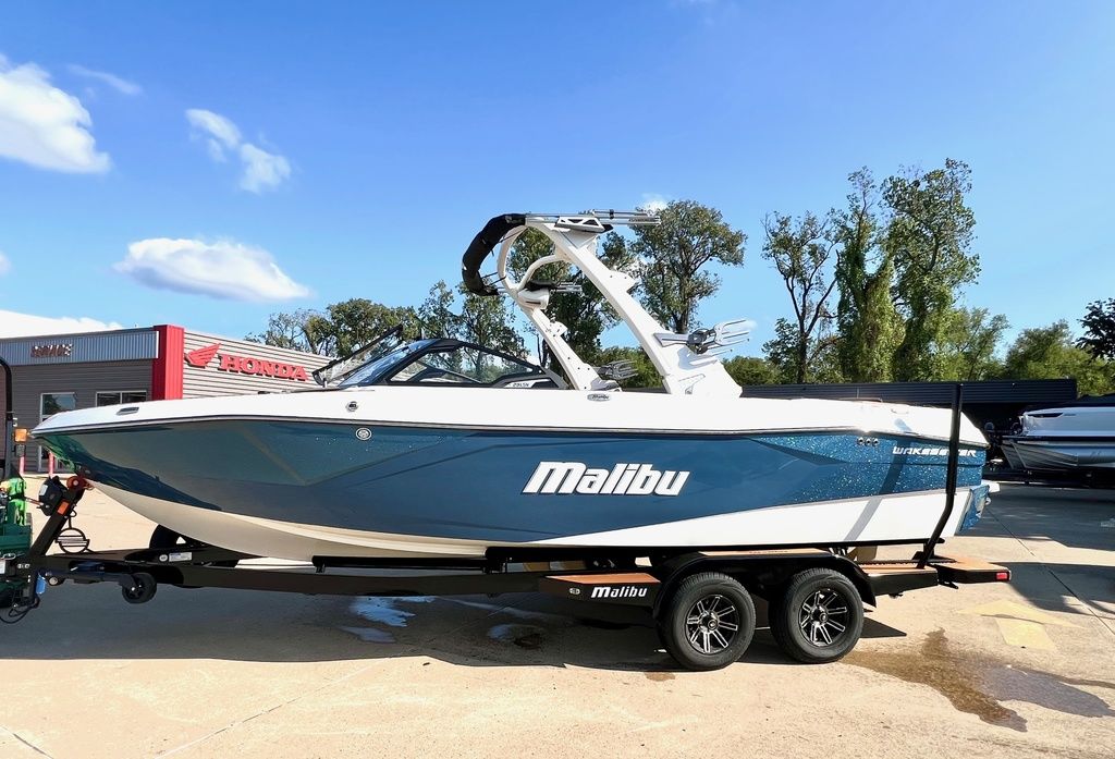 2025 Malibu Boats 23 LSV