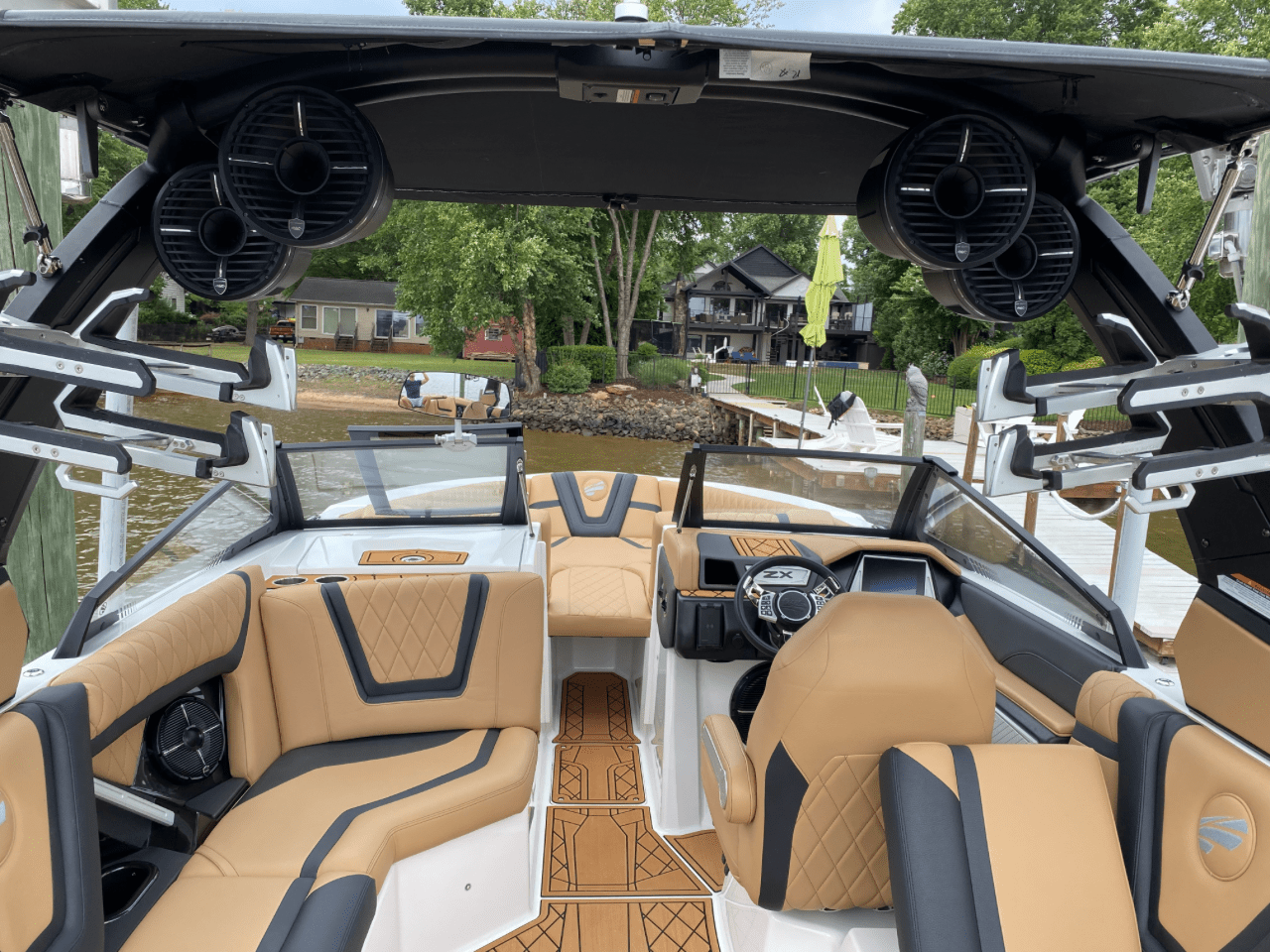 2022 Tige 25ZX- Thruster