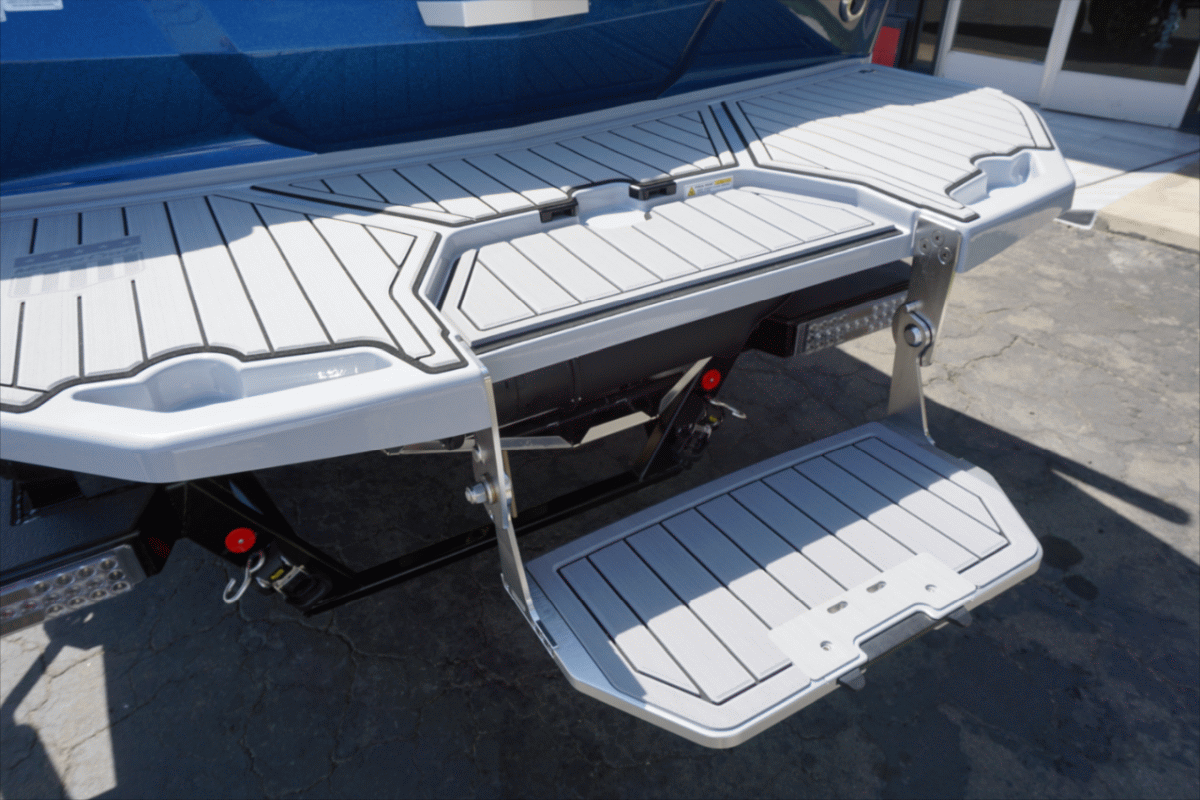 2024 MasterCraft XStar S – Factory Demo