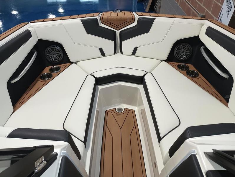 New 2024 Nautique GS24