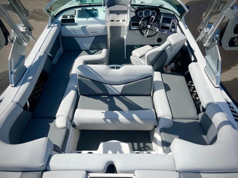 2019 MasterCraft XT21