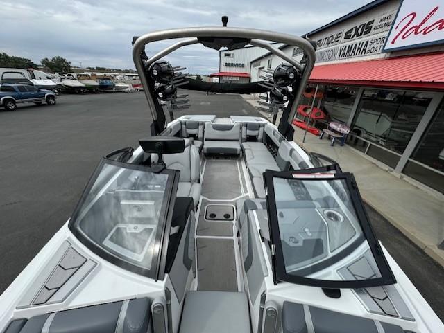 2021 Malibu M240