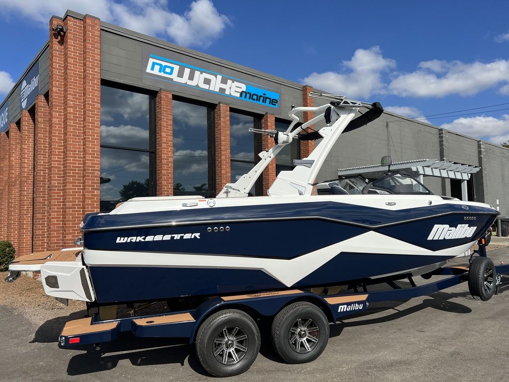 2025 Malibu Boats 22 LSV