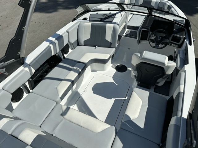 2024 Malibu 21 LXR