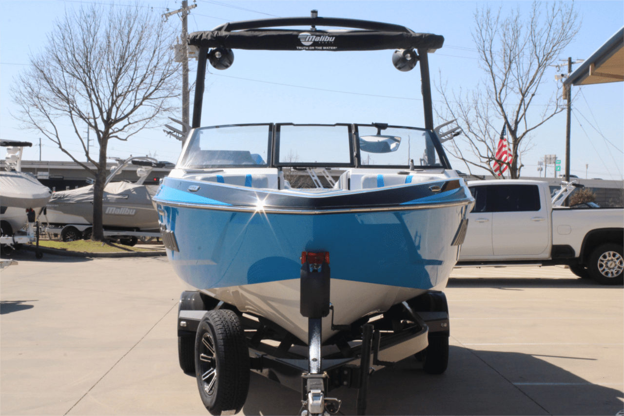 2025 Malibu 22 LSV