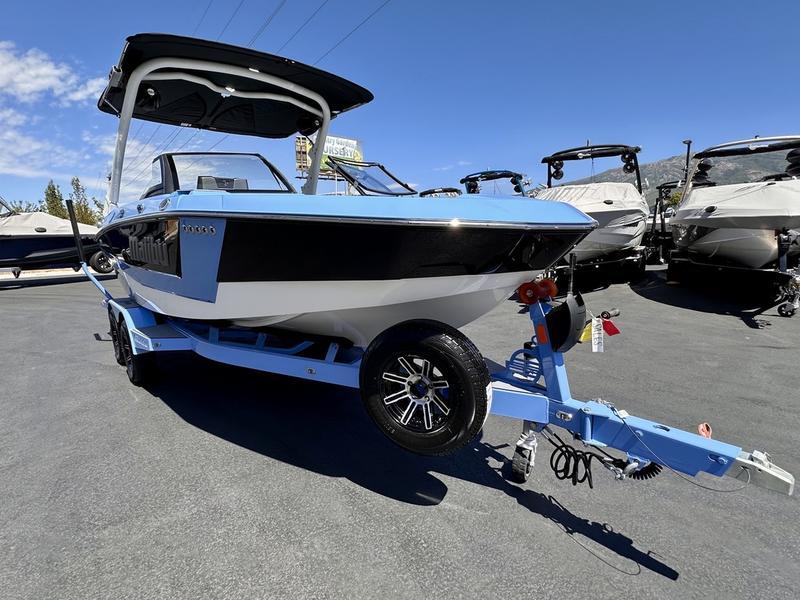 2024 Malibu 21 LX