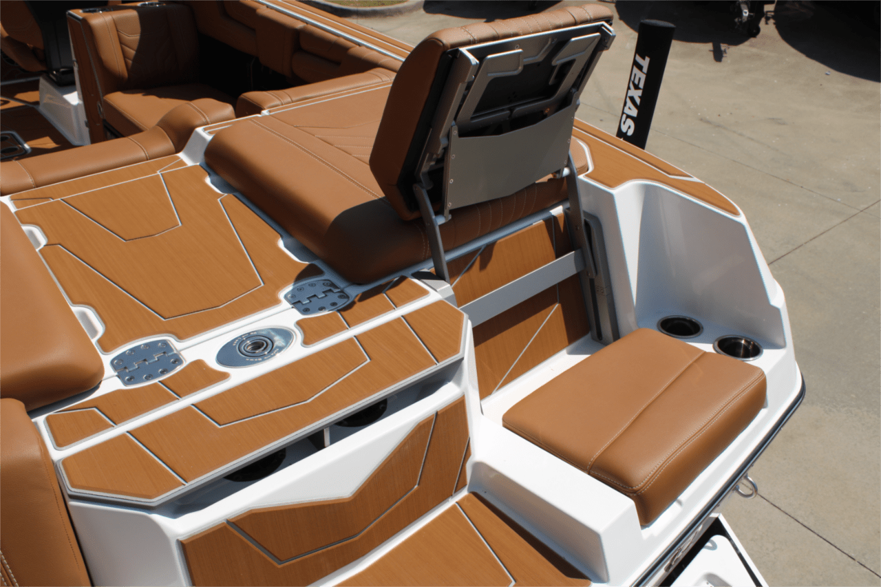 2025 Malibu 25 LSV