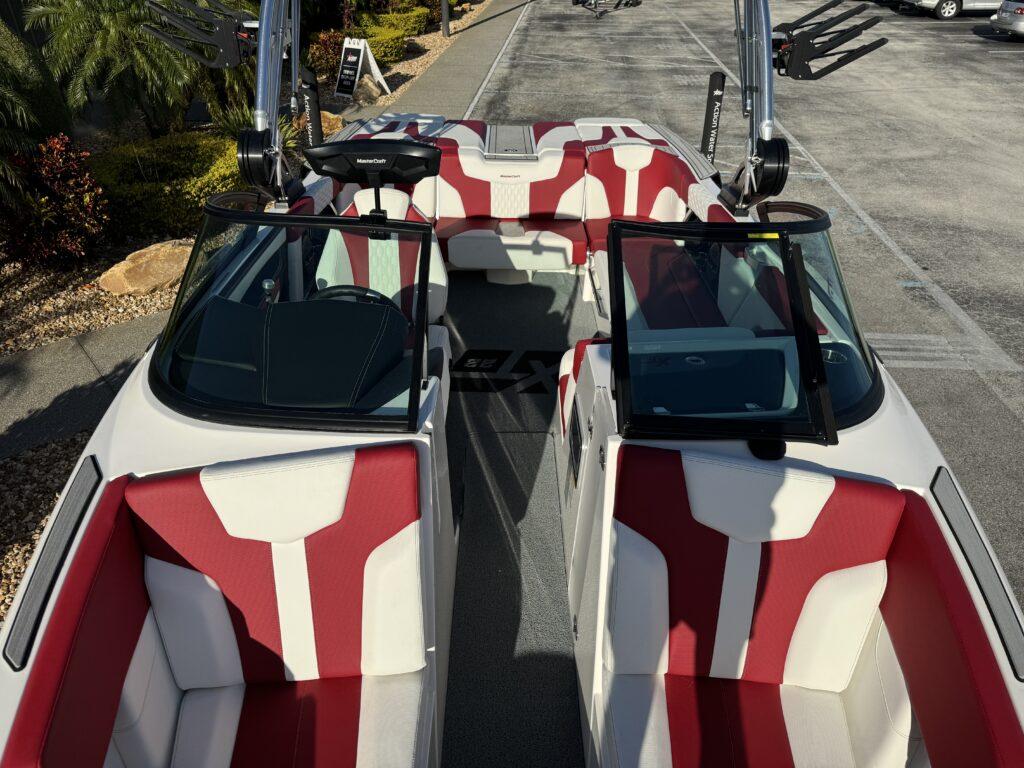 2023 MasterCraft XT22