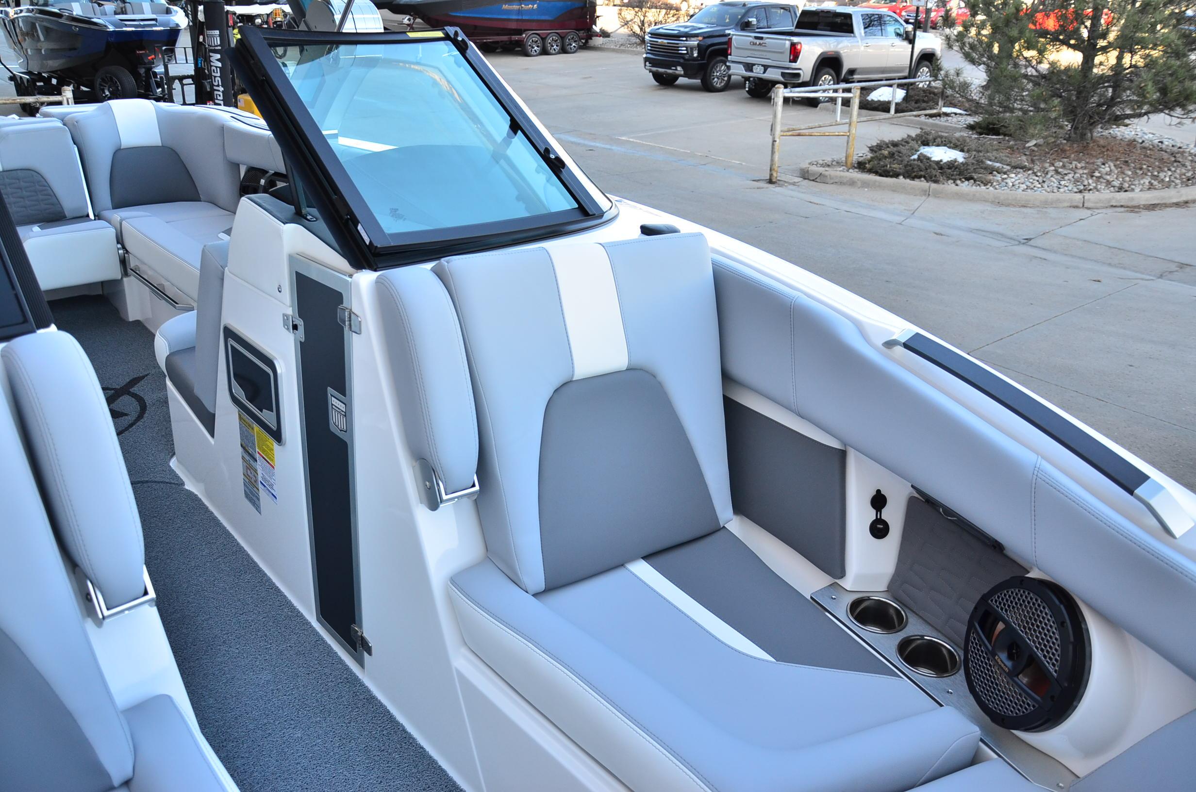 2024 MasterCraft X22 – BOAT SHOW SPECIAL! 2024 Model Year End Clearance!