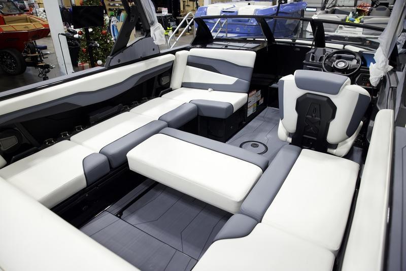 2025 Axis T220