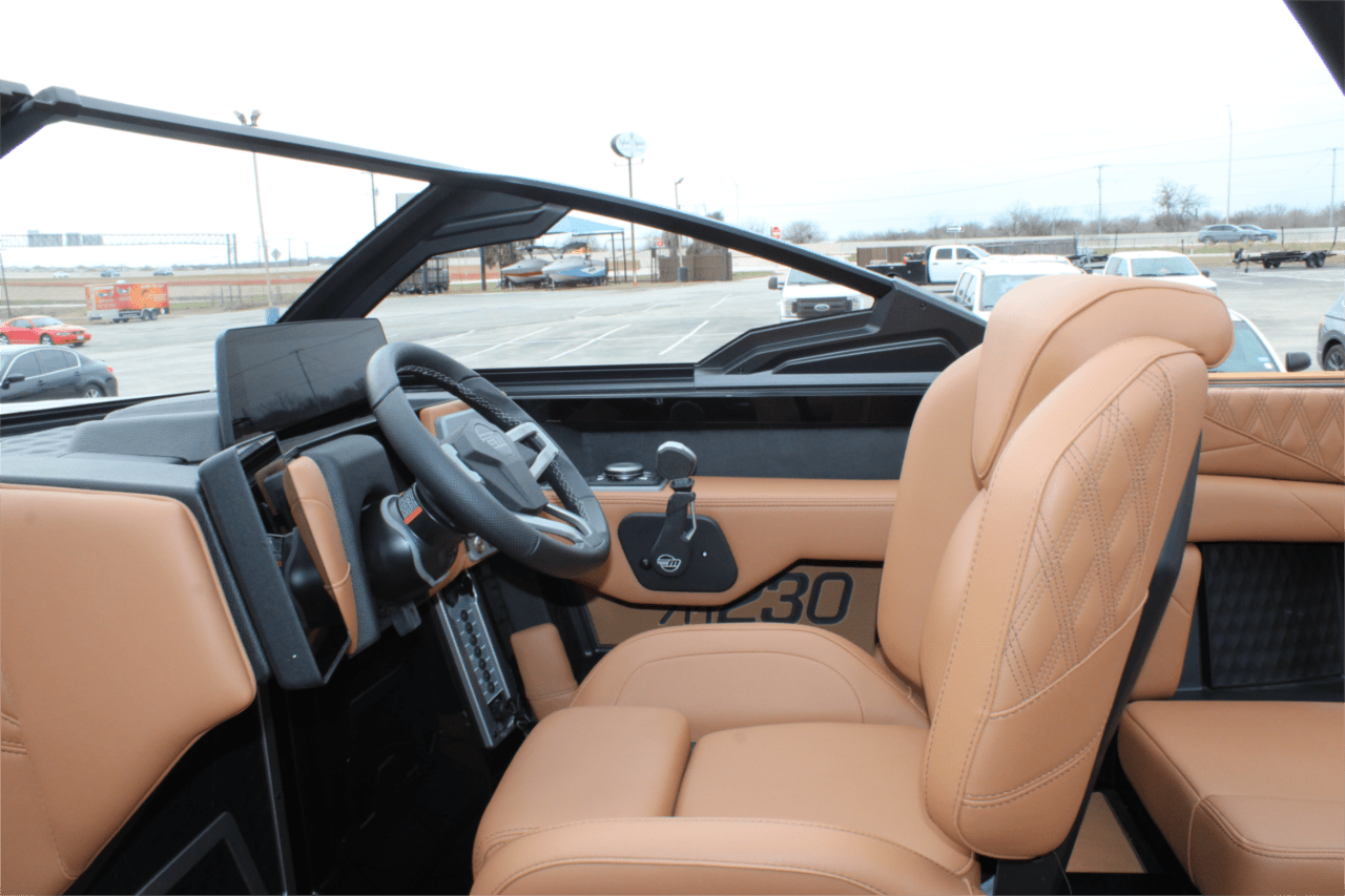 2025 Malibu M230