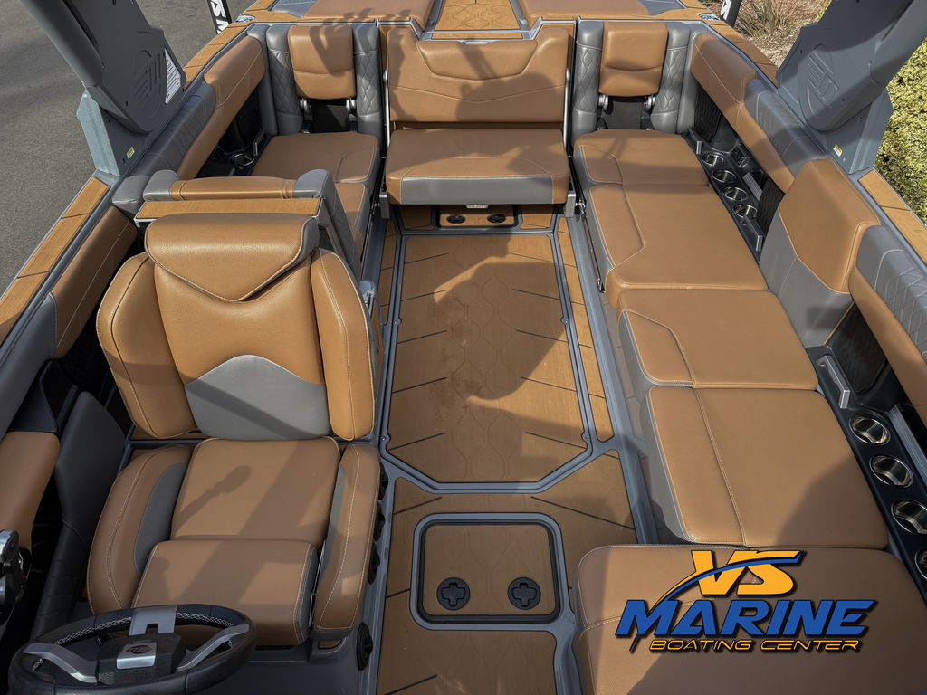 2021 Malibu Boats M240