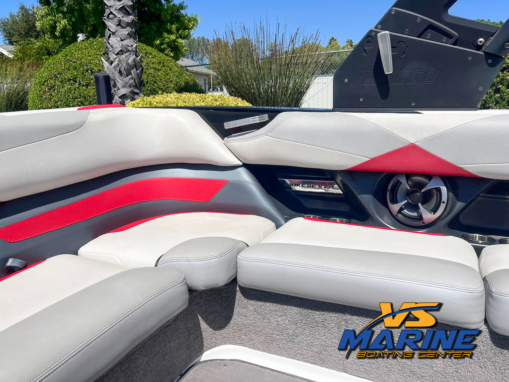 2017 Malibu Boats 23 LSV