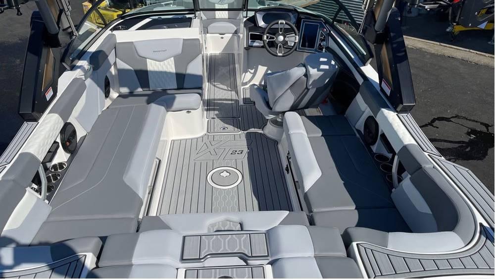 2024 MasterCraft XT23