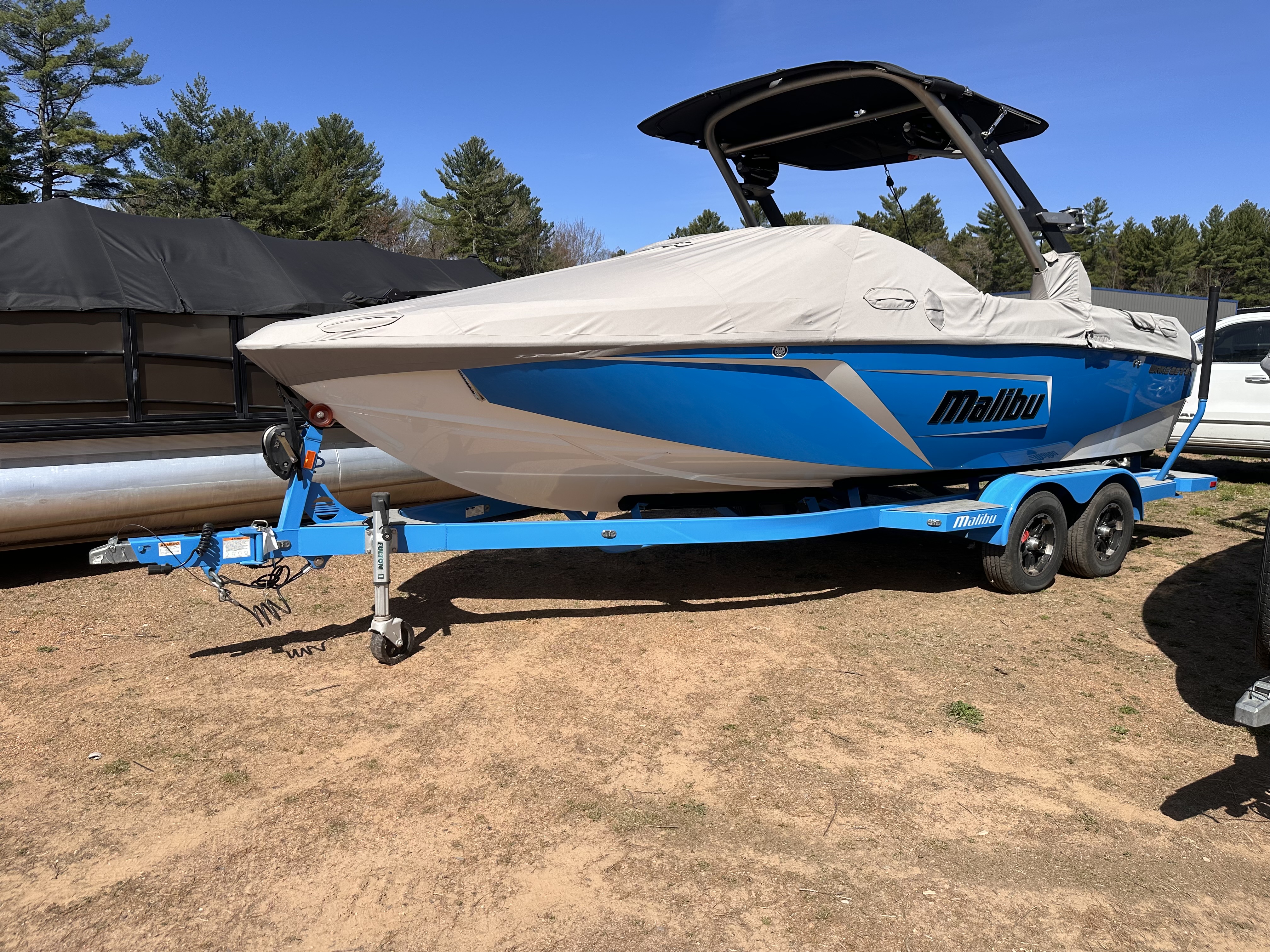 2019 Malibu 22 LSV