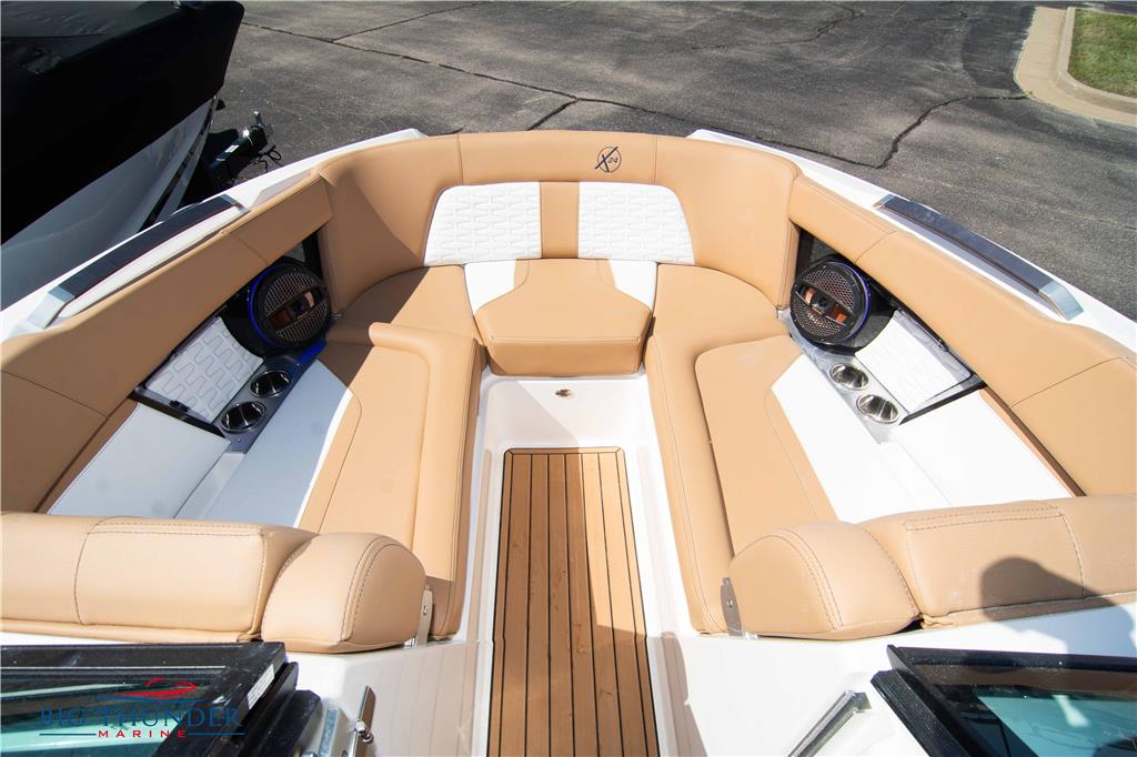 2023 MasterCraft X24