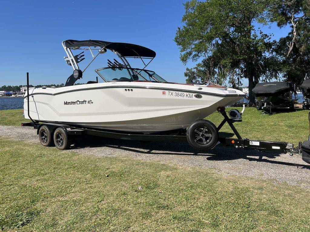 2022 MasterCraft NXT24