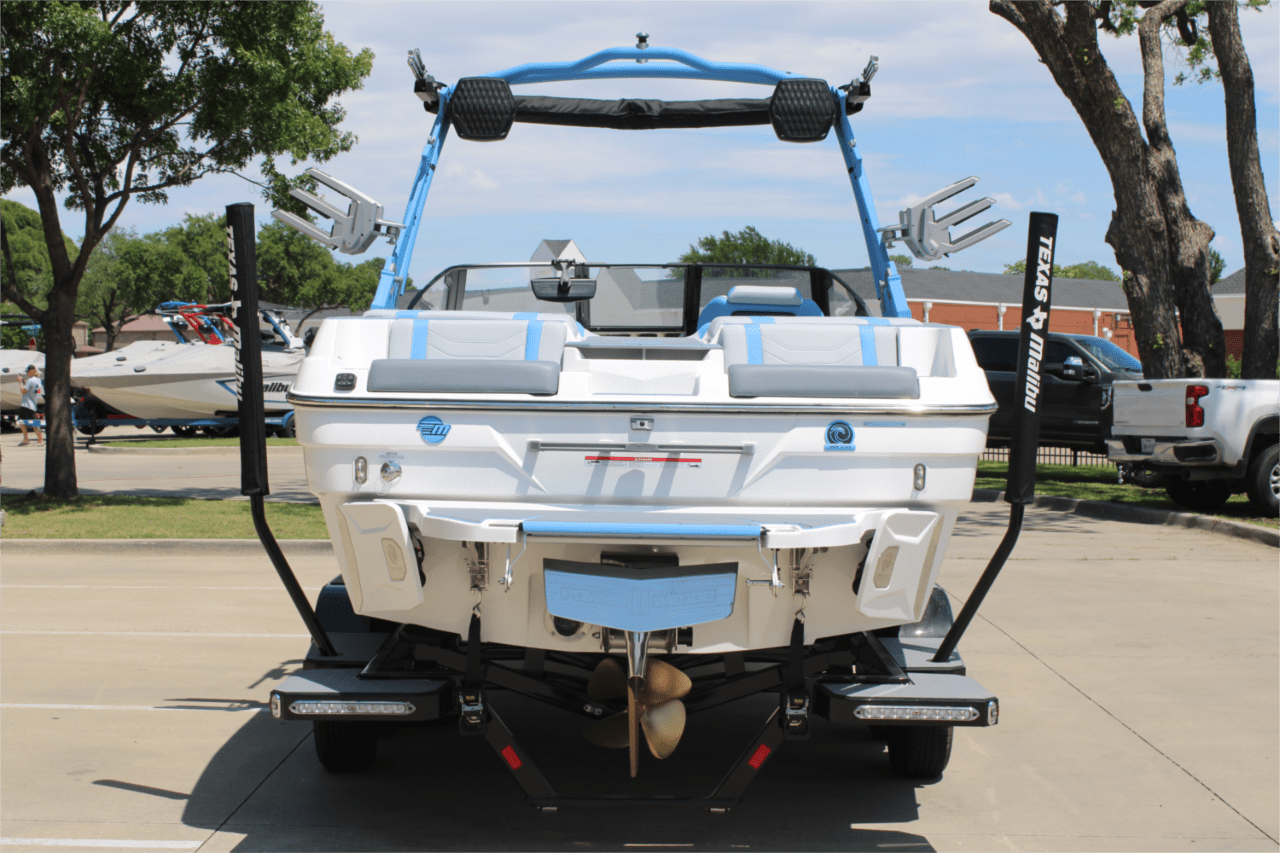 2025 Malibu 23 LSV