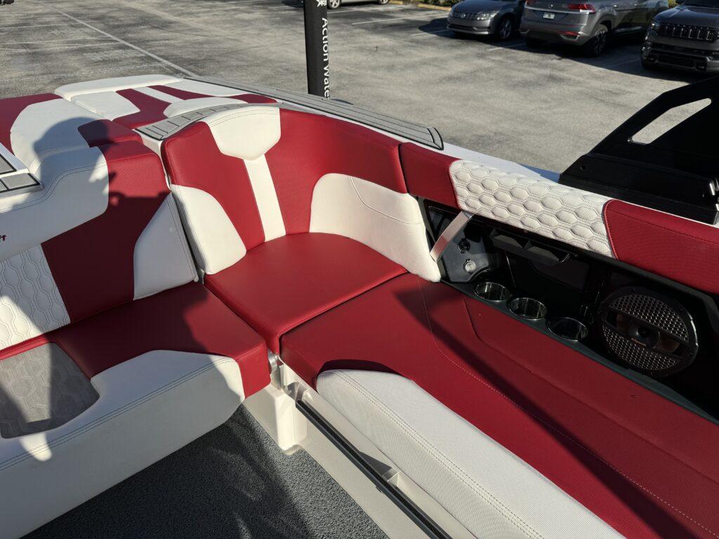 2023 MasterCraft XT22