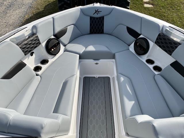2024 MasterCraft XT25