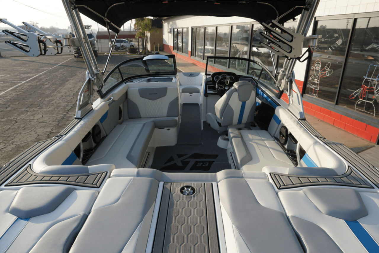 2024 MasterCraft XT23 – Factory Demo w/ 6.2L